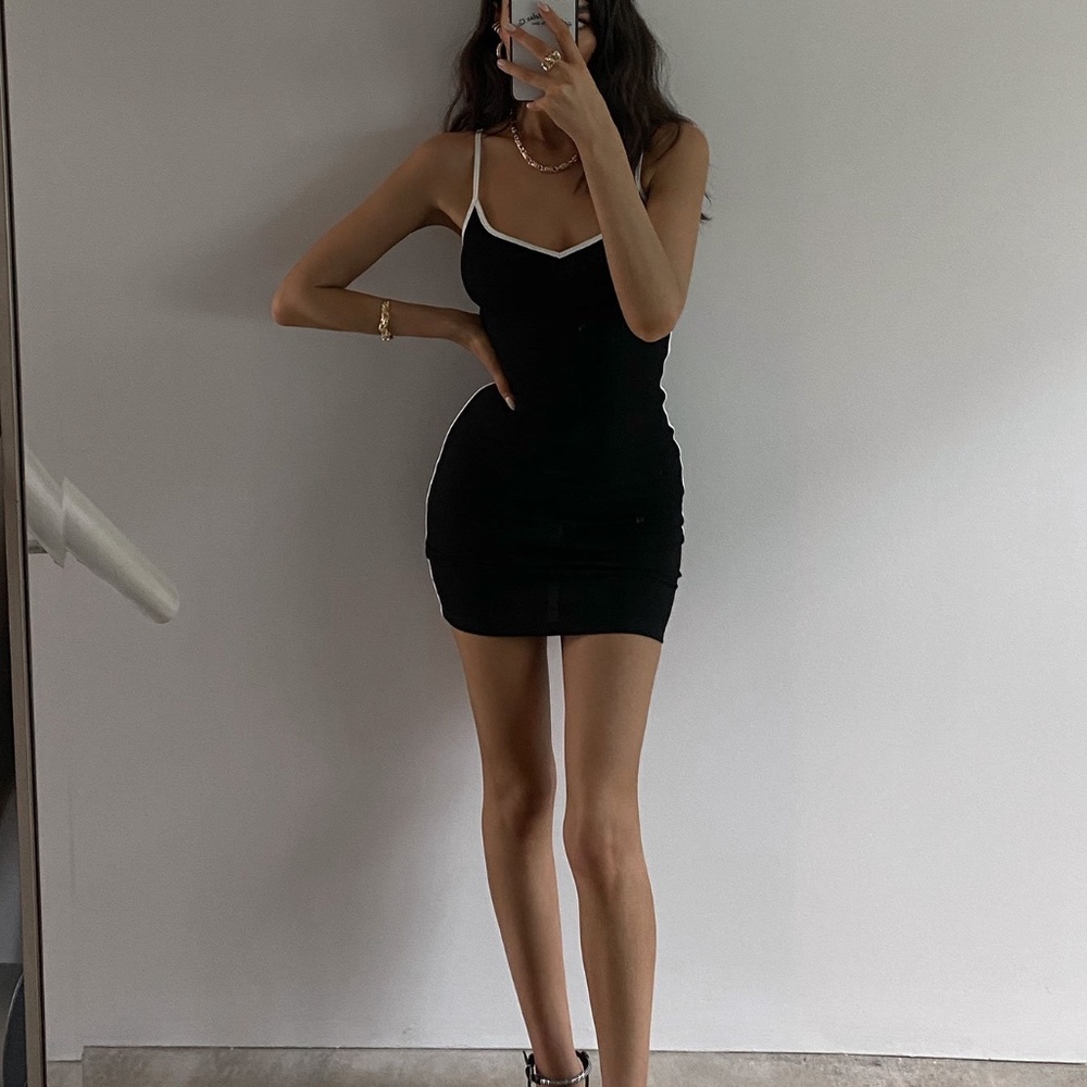 NWOT Princess Polly Black Mini Dress White Piping Size 2 & 6 - Picture 2 of 11